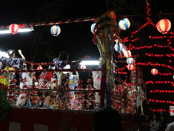 踊りも太鼓も子どもたちが張り切ります
