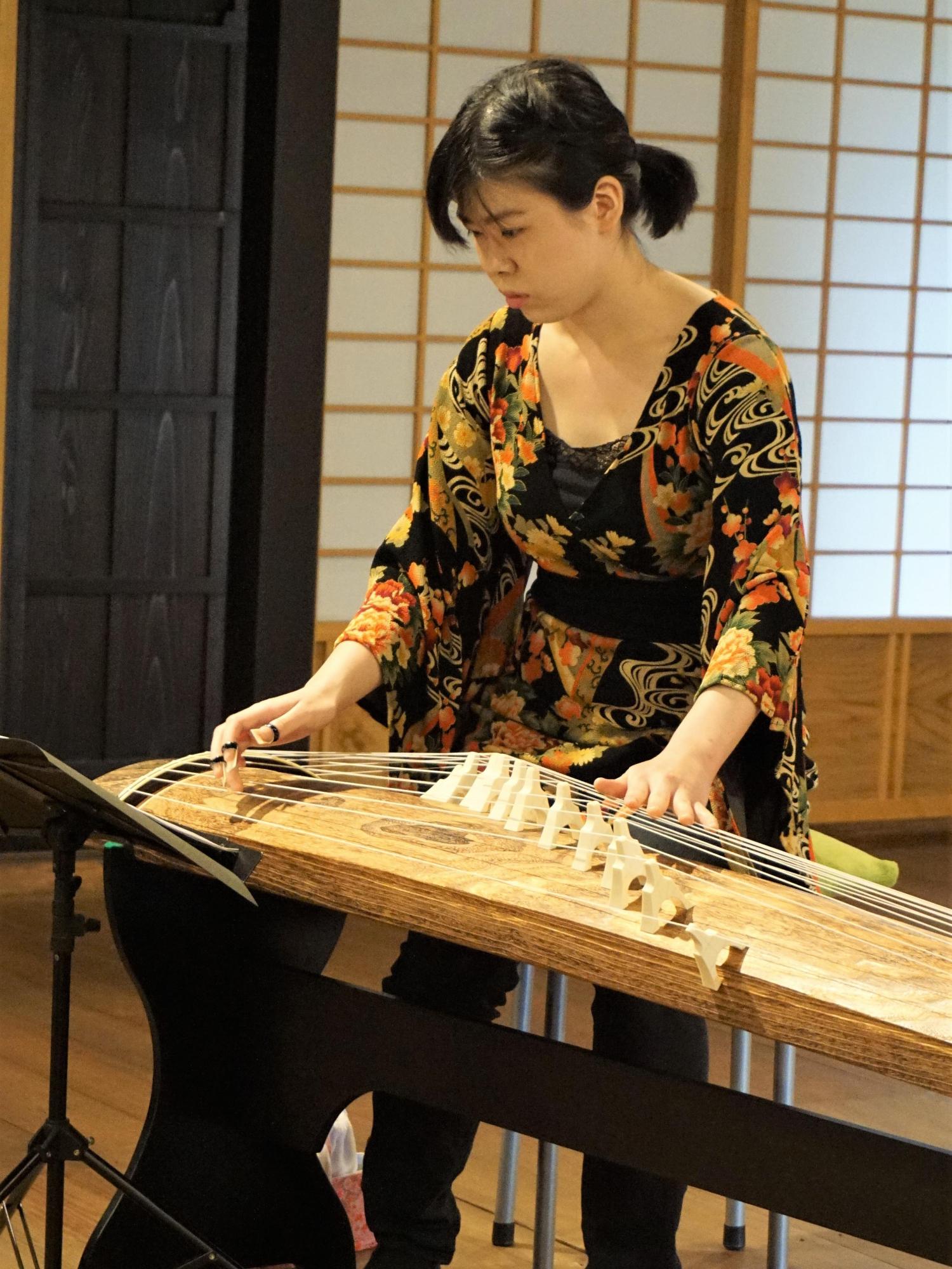 箏の平野友紀乃さん