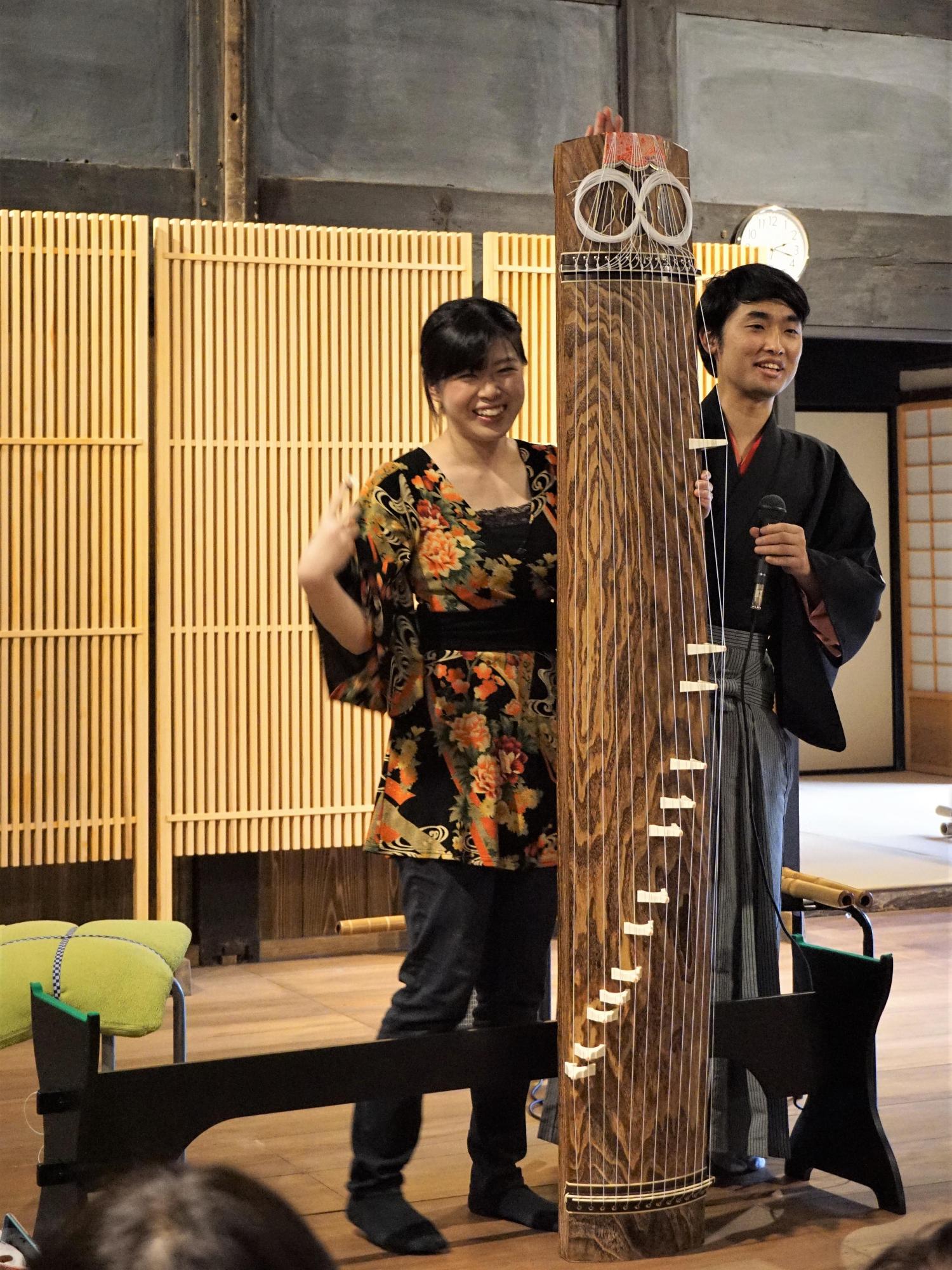 演奏の合間の楽しいトーク