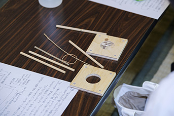 講師の森口さん手作りのミニあんどん制作キット