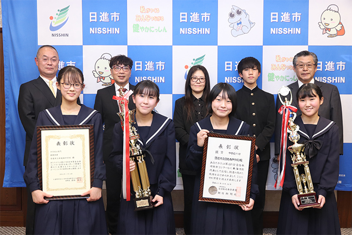 日進西中学校吹奏楽部部長・副部長の5人