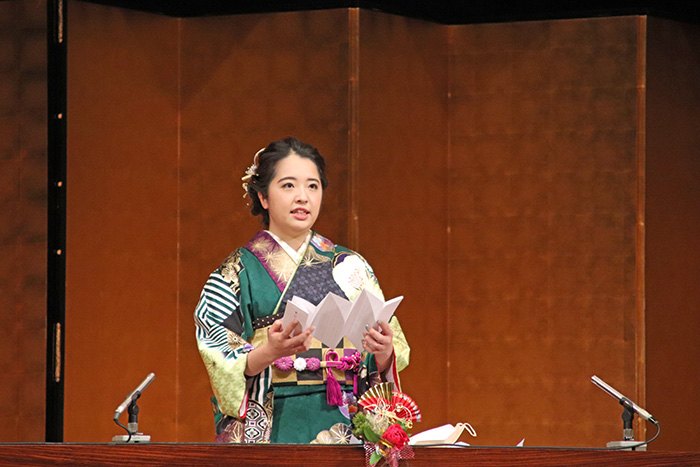 新成人代表の羽貝さん