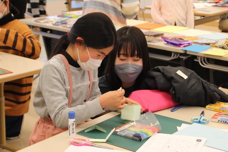 学生サポーターは作業を見守りながら、適切なサポートを行いました
