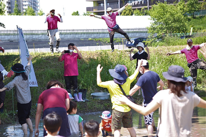 まずはにっしん体操で準備運動です