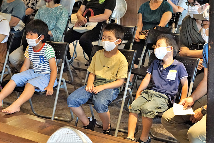 大人も子どももみんなで笑う古民家寄席