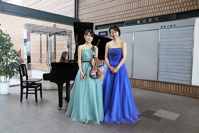 「DuoCuore」の山田典子さん(左)と天野仁美さん(右)