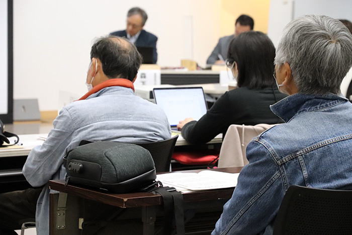 参加者も真剣に聞き入っていました