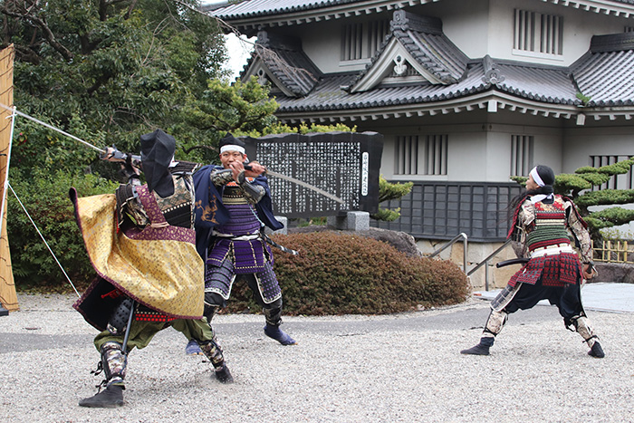 迫力ある殺陣が次々と披露