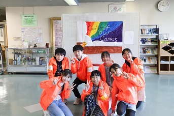 まちの看板と「市議会議員」のメンバー