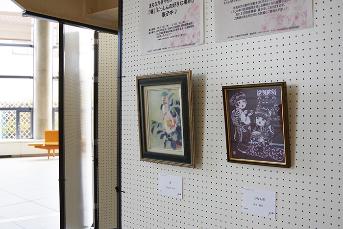 スポーツセンターに展示された作品の写真