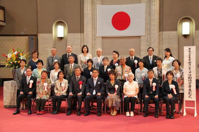 受賞者のみなさんとの記念の集合写真