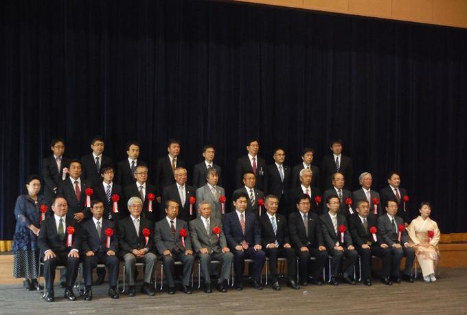 表彰式後の受賞者の皆さんの集合写真