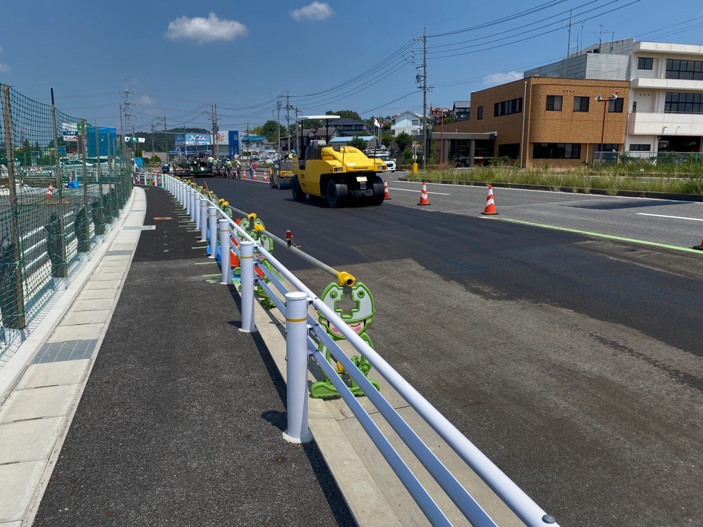 道の駅計画地北東側進入口舗装工事状況写真