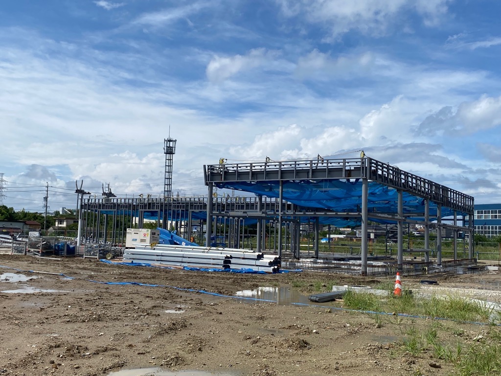 道の駅地域振興施設建築鉄骨建方状況写真