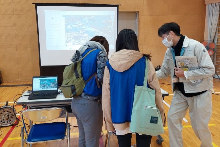 日進市都市計画課によるブース出展(赤池小学校)