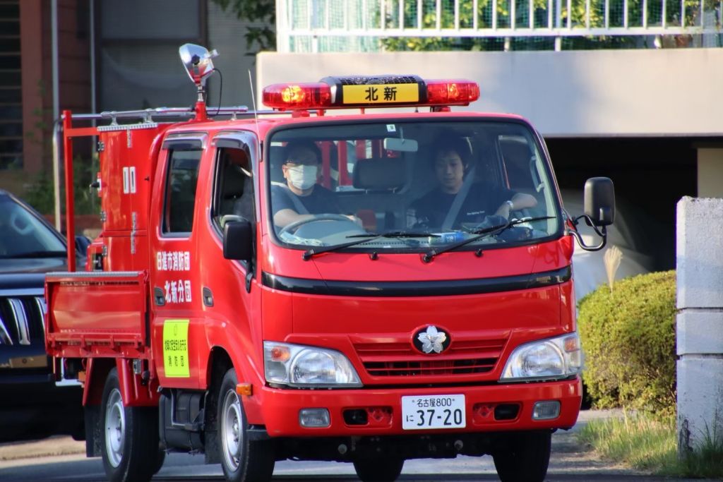 消防団によるポンプ設置活動訓練(相野山小学校)