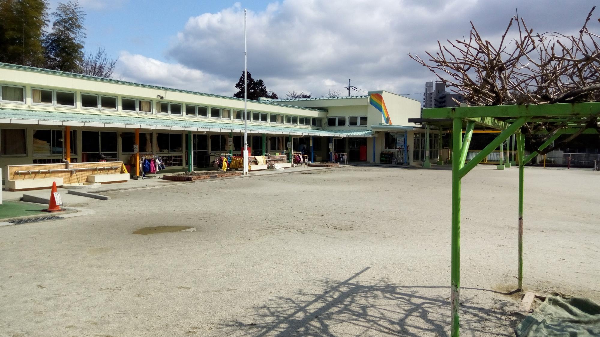 園舎東側