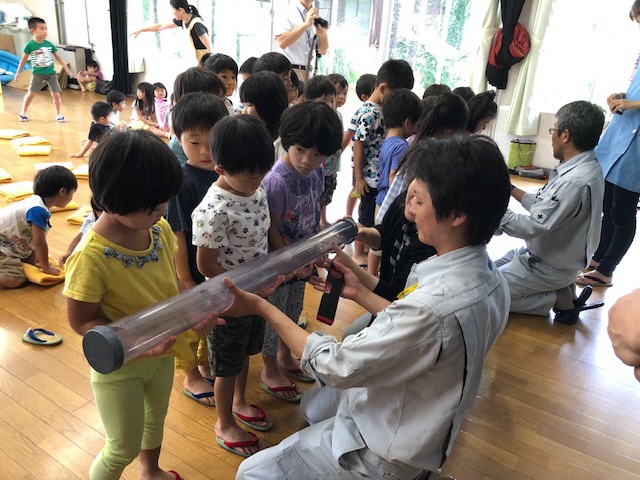 配管体験の様子2