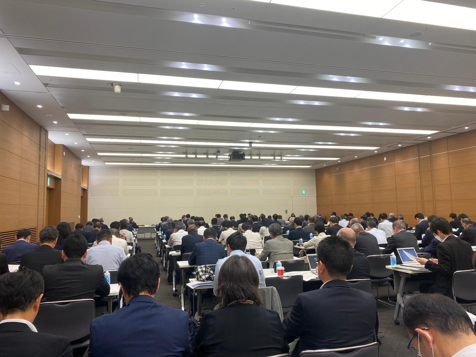 20240611_第3分科会(厚生労働・文部科学等)に出席する近藤市長