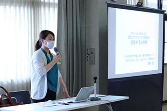 防災活動について講話をする浦野さん