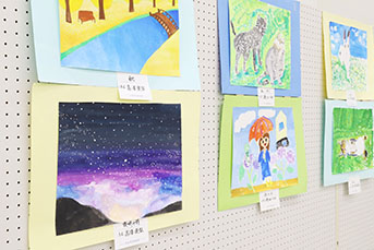 絵画は1年間で描いてきた絵の中から1人数点ずつ出展