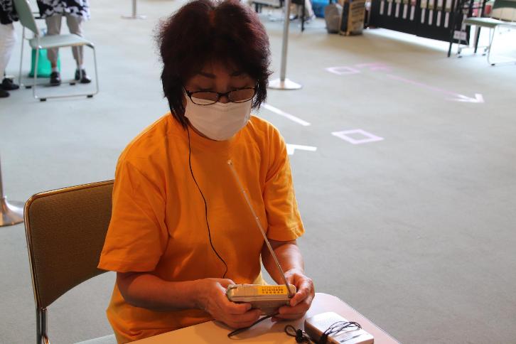 シーンボイスガイド対応機器の着用イメージです。