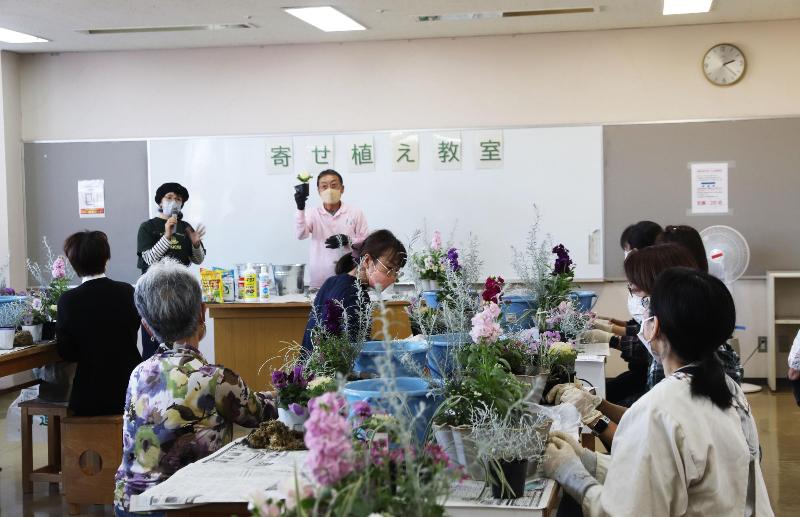 一つ一つの花の特徴を説明します