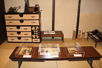 冬の暮らしに関する書籍の展示