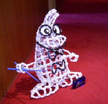 アソブロックで作成した立体ニッシーの写真