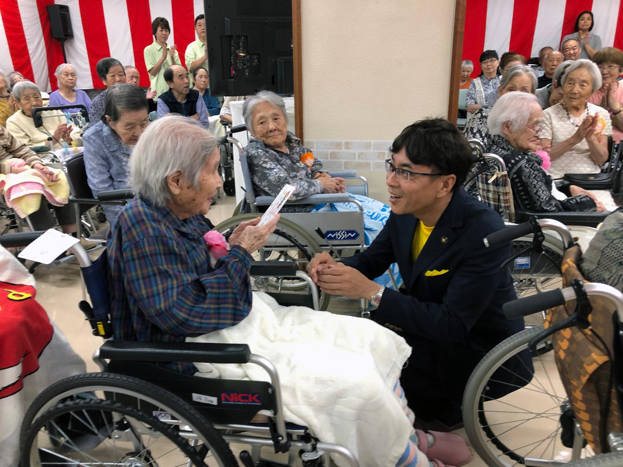日進ホーム敬老会の様子