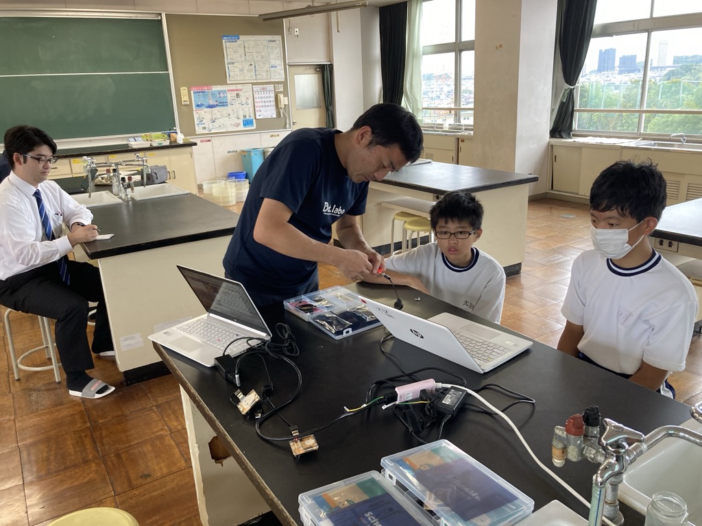 部活動の地域移行に係る実証事業の様子(中学校プログラミング)