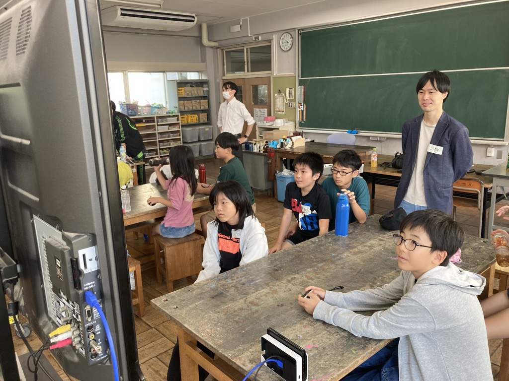 部活動の地域移行に係る実証事業の様子(小学校eスポーツ)