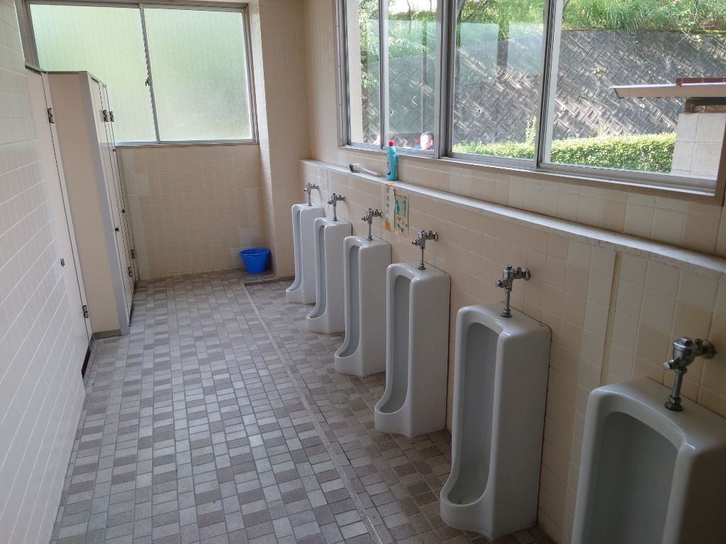 トイレ全景改修前