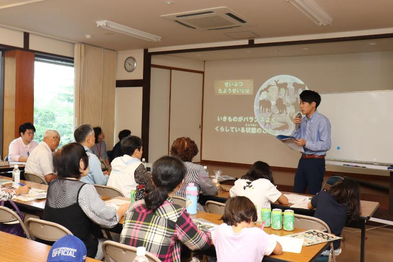 幅広い年齢層の人たちが参加