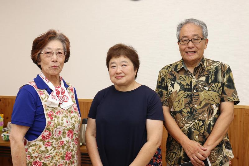 スタッフの（左から）田中さん、武田さん、武藤さんが出迎えてくれます