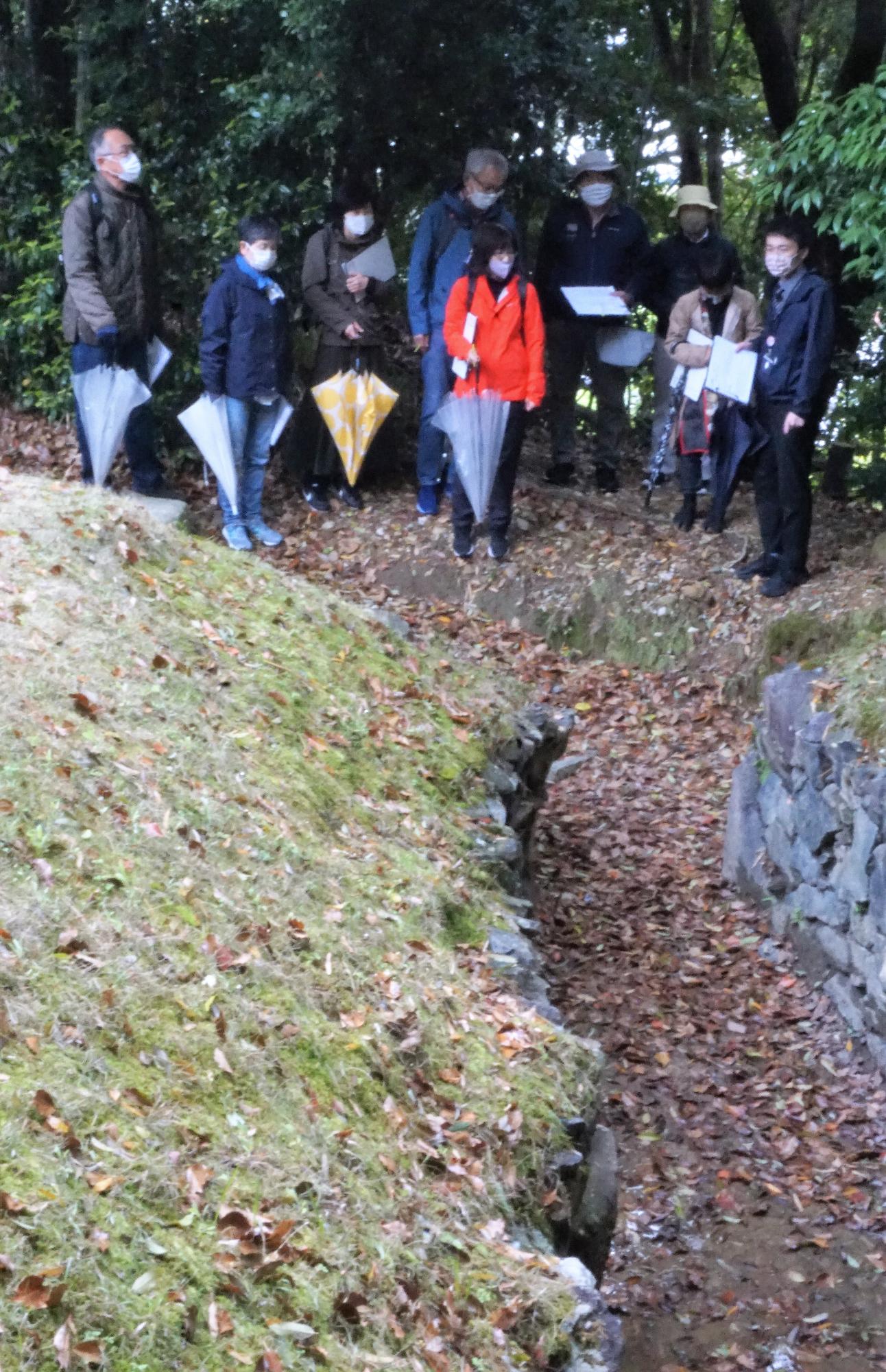 岩崎城発掘調査の際に土塁の下から発見された6世紀初頭の円墳