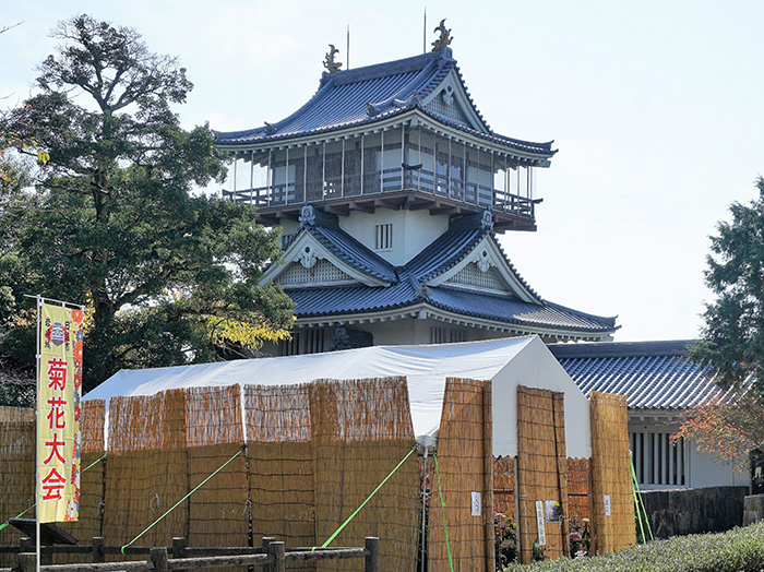 天幕とよしずで仕立てられた第一会場