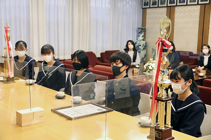 （写真左から）斎藤さん、山口さん、池田さん、柳田さん、加藤さん