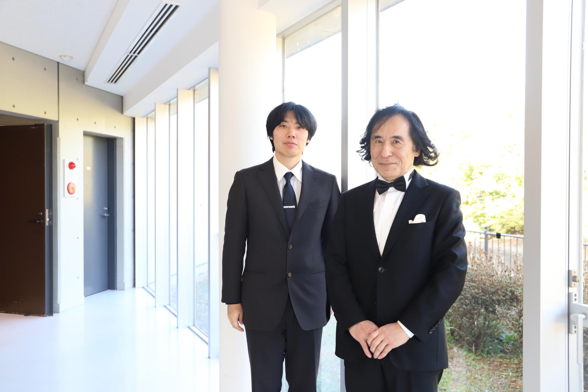 ゲスト二人が並んで撮影されている写真
