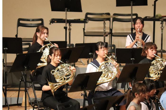 愛知県立芸術大学ウインドオーケストラと子どもたちの合同演奏の写真その2