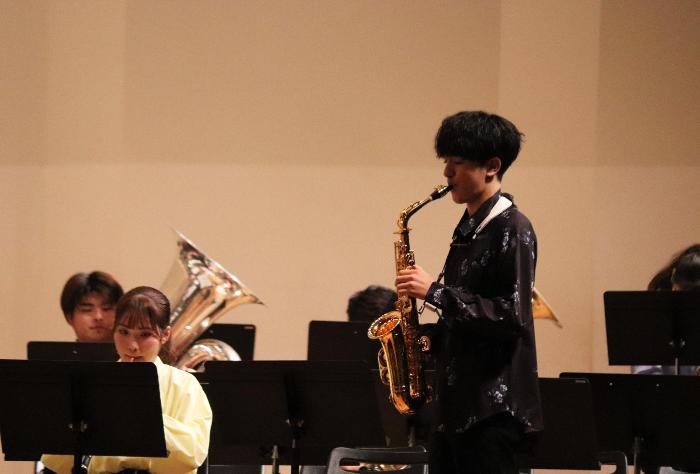 愛知県立芸術大学ウインドオーケストラが演奏する写真その1