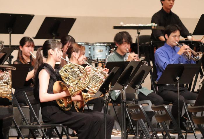 愛知県立芸術大学ウインドオーケストラが演奏する写真その2