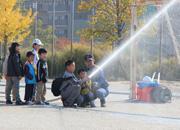 香久山小学校で実施された大規模な地域合同防災訓練の様子の写真