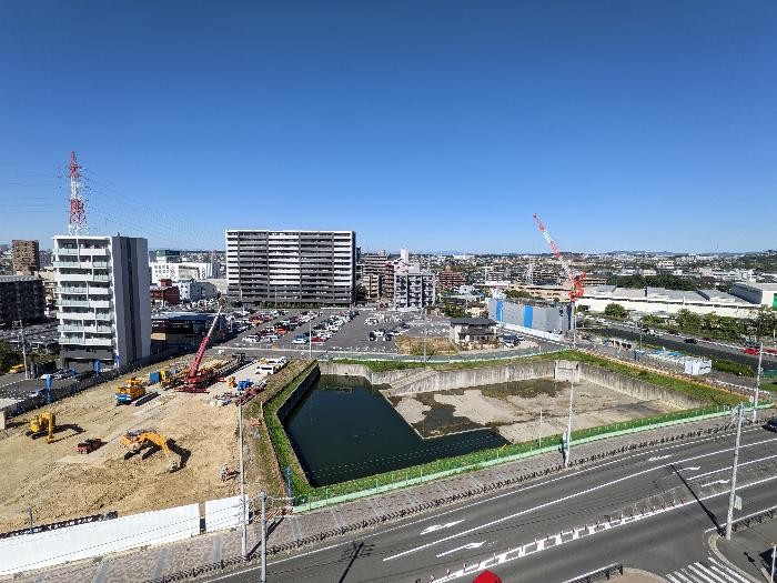 赤池駅前調整池とその周囲