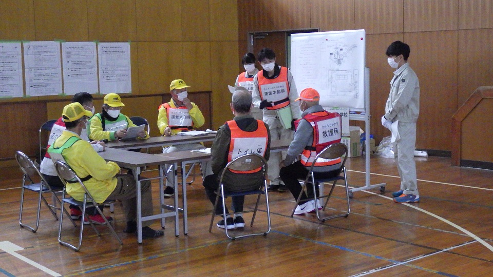 避難所運営本部係（日進東中学校）