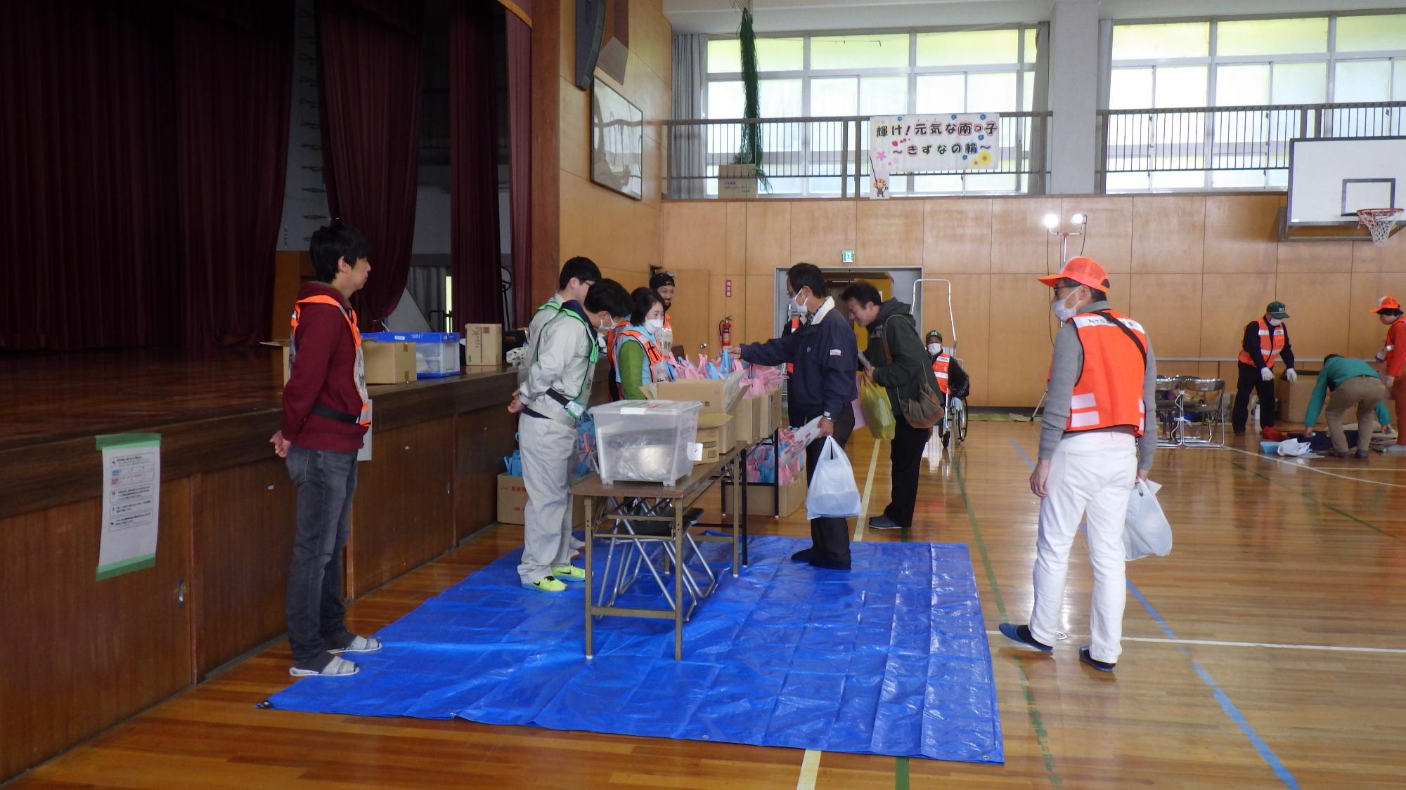 物資係（南小学校）