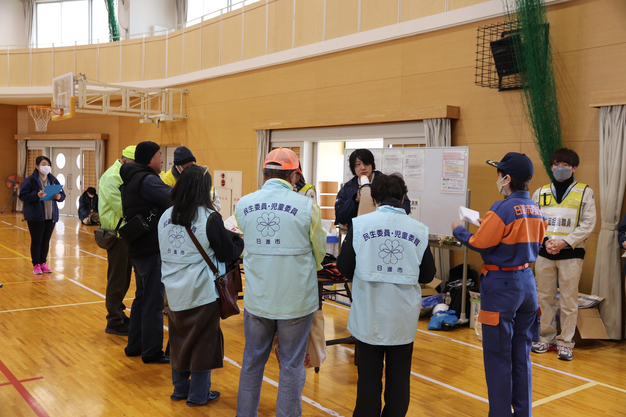 避難所運営本部係（赤池小学校）