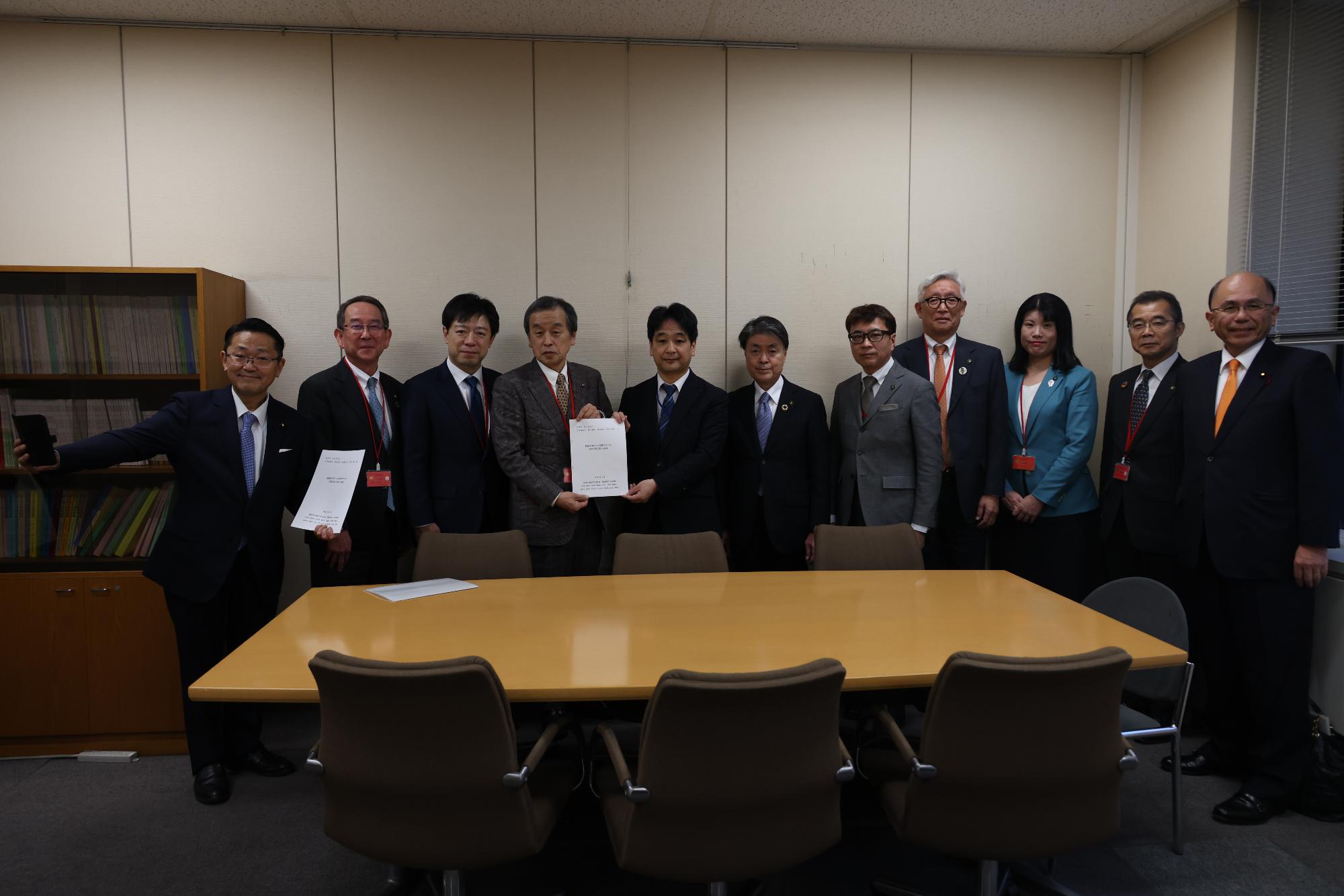20250129_総務省自治財政局官房審議官と不交付団体市長ら