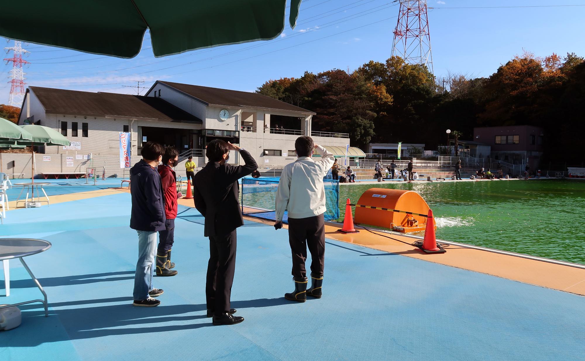 総合運動公園釣り堀の様子