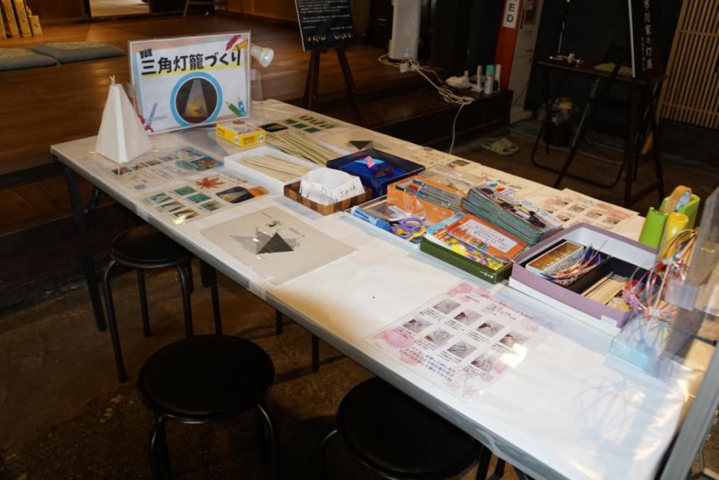 展示で開催されている体験コーナーの写真